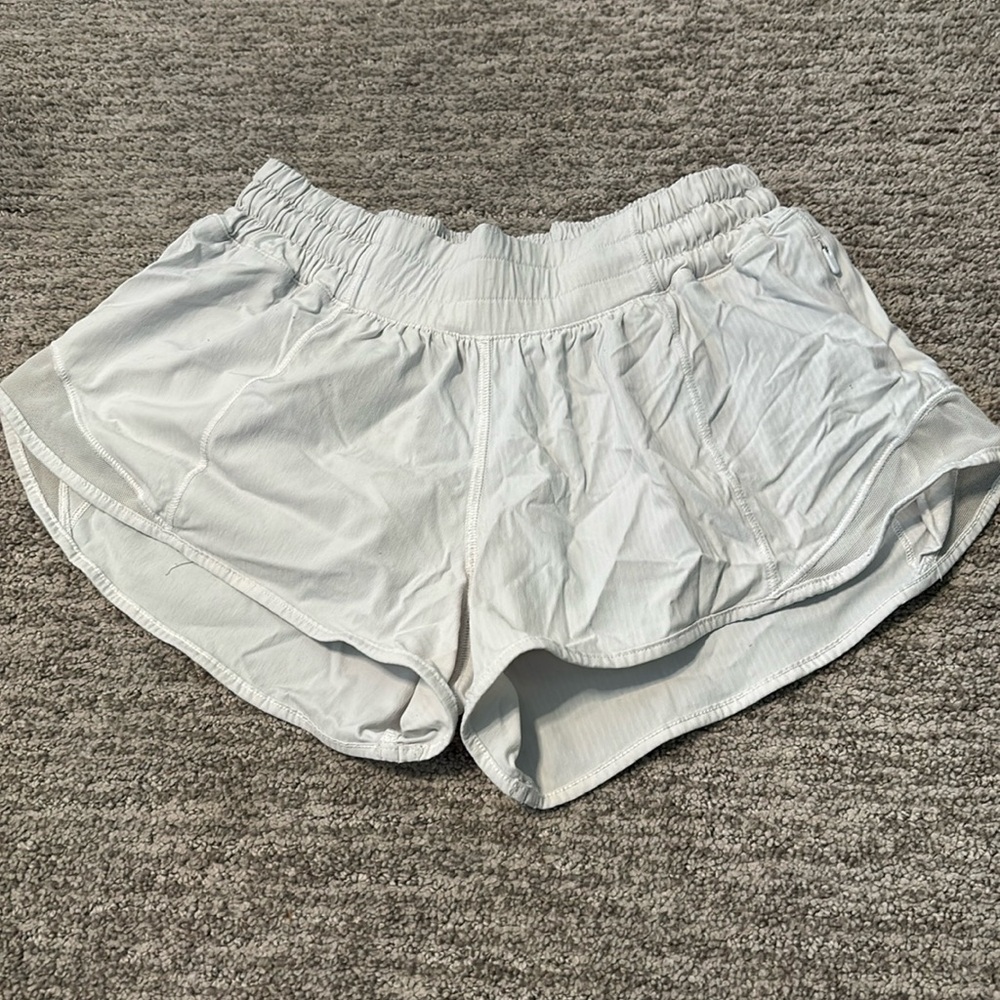 White Lululemon Hotty Hot 2.5In Shorts